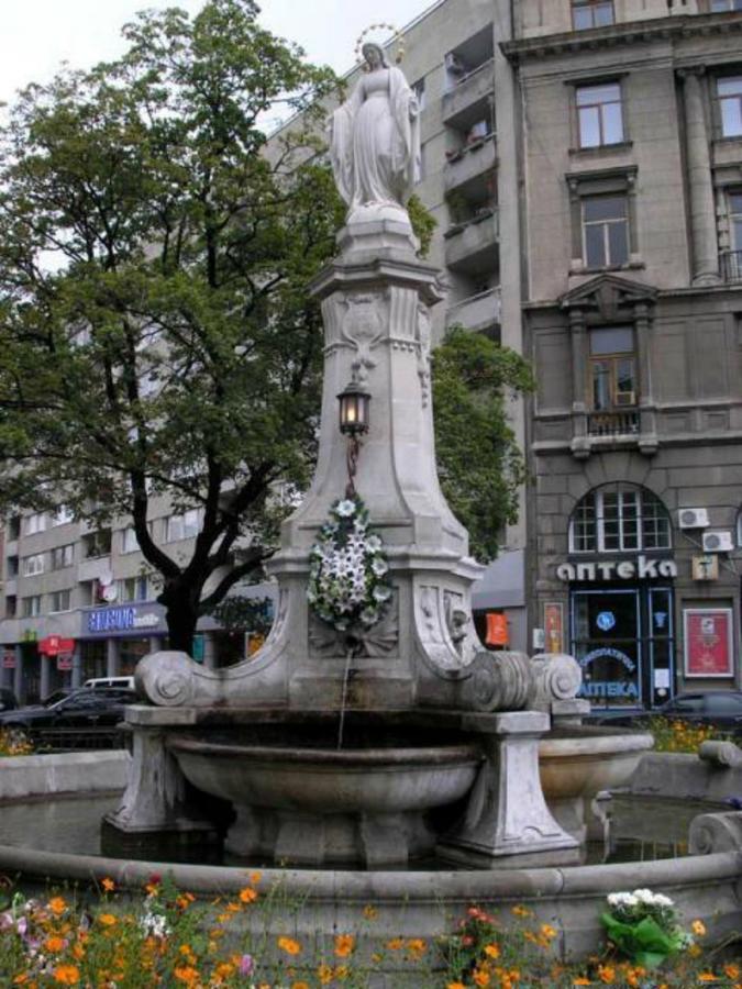 Apartment On Historical Center Of Львов Экстерьер фото